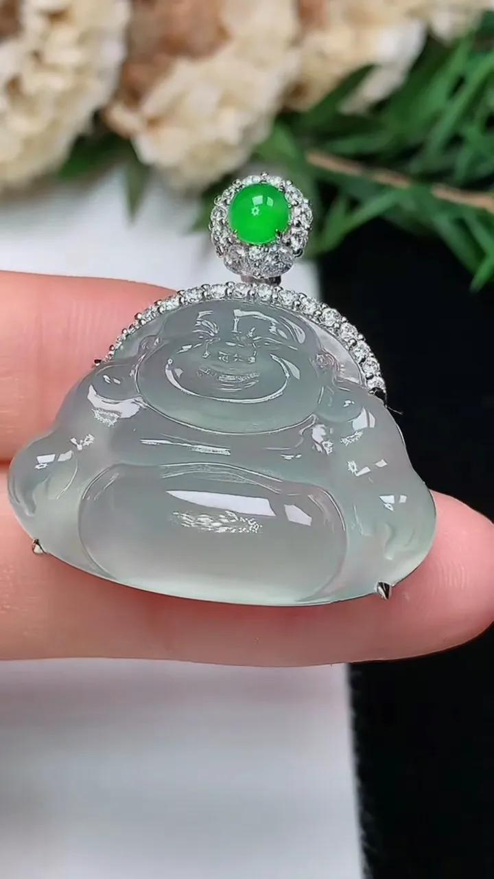 天然A货翡翠佛公吊坠，尺寸19.7-28-9.5，重量:7.00g
12月13日
