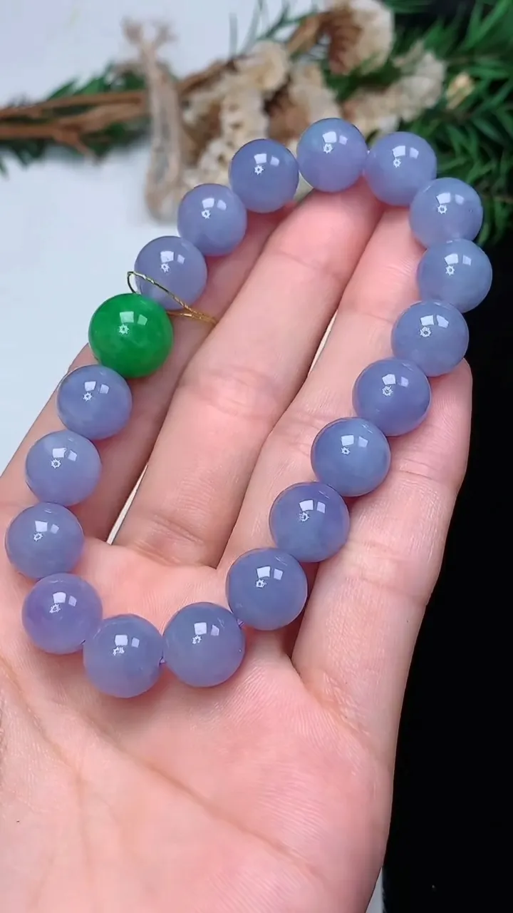 天然A货翡翠货紫罗兰圆珠手串，尺寸10-19颗，重量:34.29g12月13日
工厂直销收藏佳品,种好水足，色泽均匀，有种有色，上手高大气！