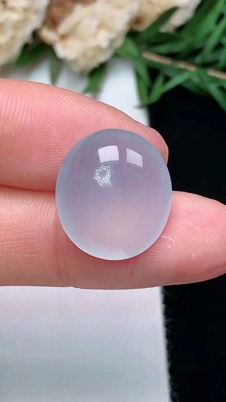 天然A货翡翠白冰蛋面镶嵌件，尺寸16.4-14.6-6，重量:2.46g
12月13日