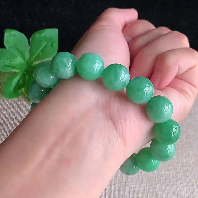 a货翡翠冰种满绿圆珠佛珠手串16颗 尺寸13mm 重量64.63g 1212