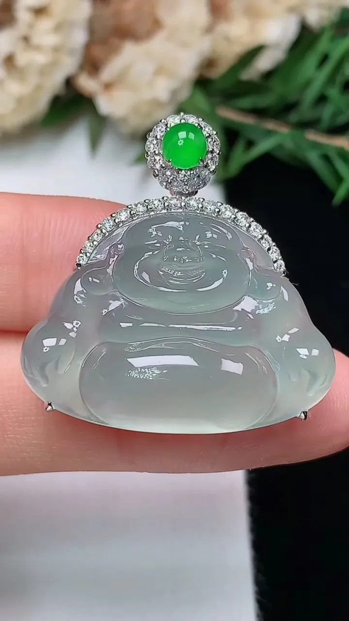 天然A货翡翠佛公吊坠，尺寸19.7-28-9.5，重量:7.00g
12月13日