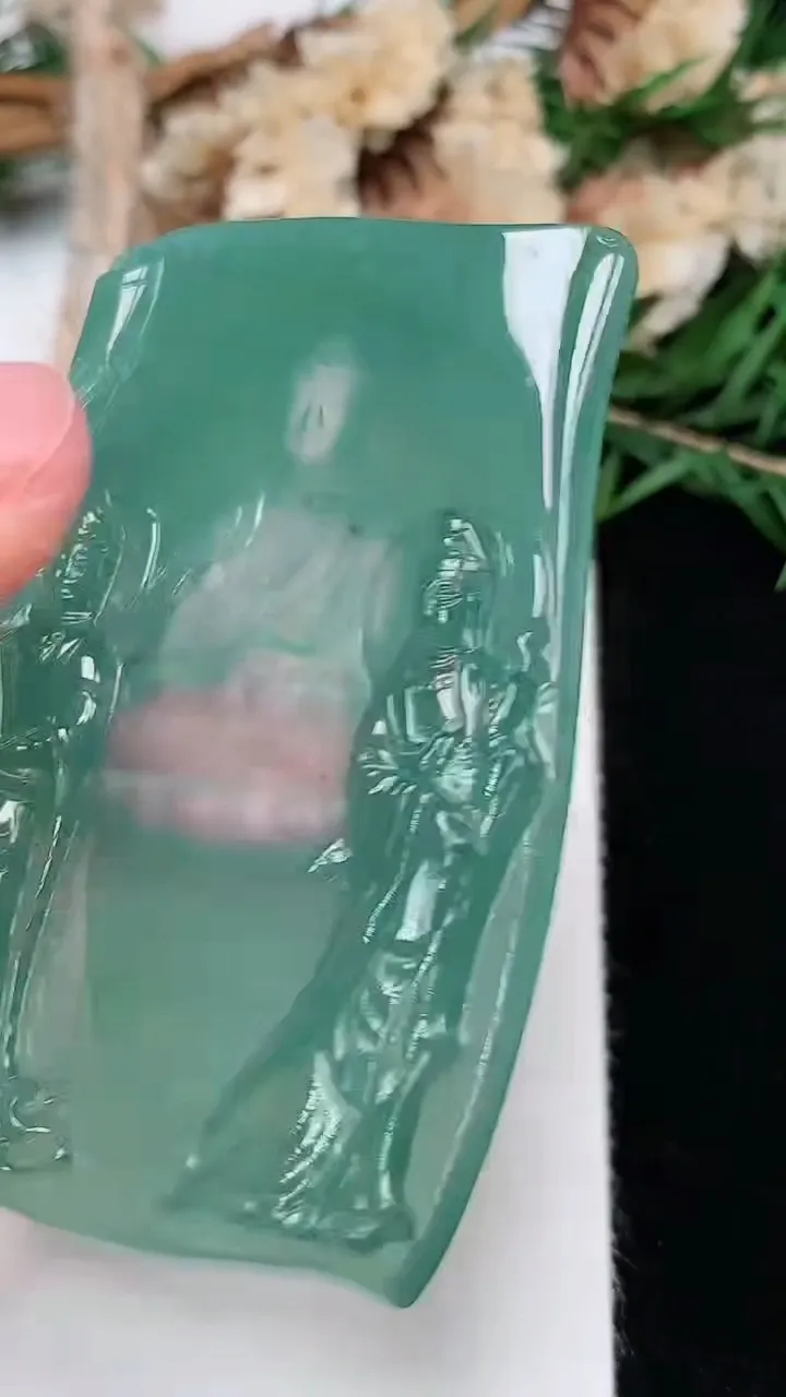 天然A货翡翠蓝水阴雕阿弥陀佛吊坠，尺寸60.7-38.5-5.7，重量:24.71g
12月13日