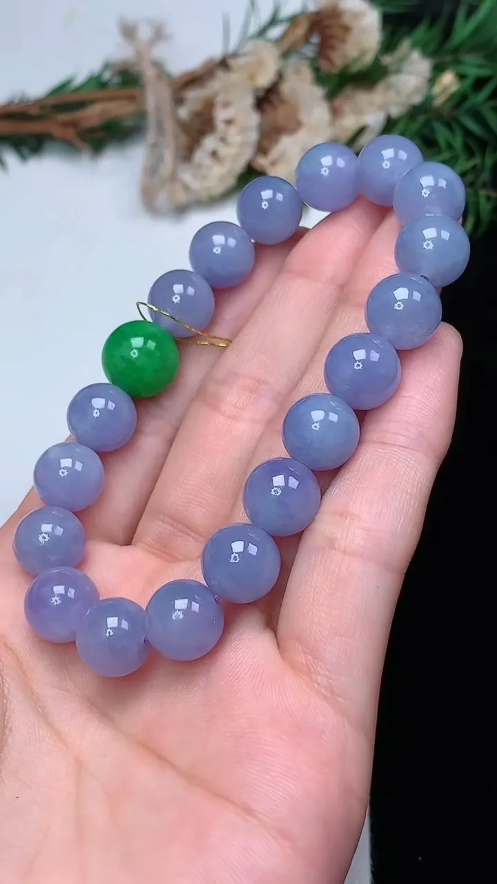 天然A货翡翠货紫罗兰圆珠手串，尺寸10-19颗，重量:34.29g12月13日
工厂直销收藏佳品,种好水足，色泽均匀，有种有色，上手高大气！