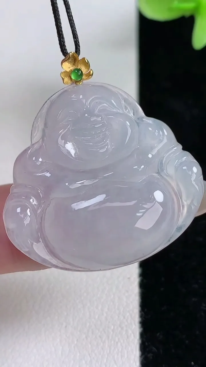 天然A货翡翠种白冰佛公吊坠，尺寸28.6-31.2-5，重量:7.45g
12月13日
