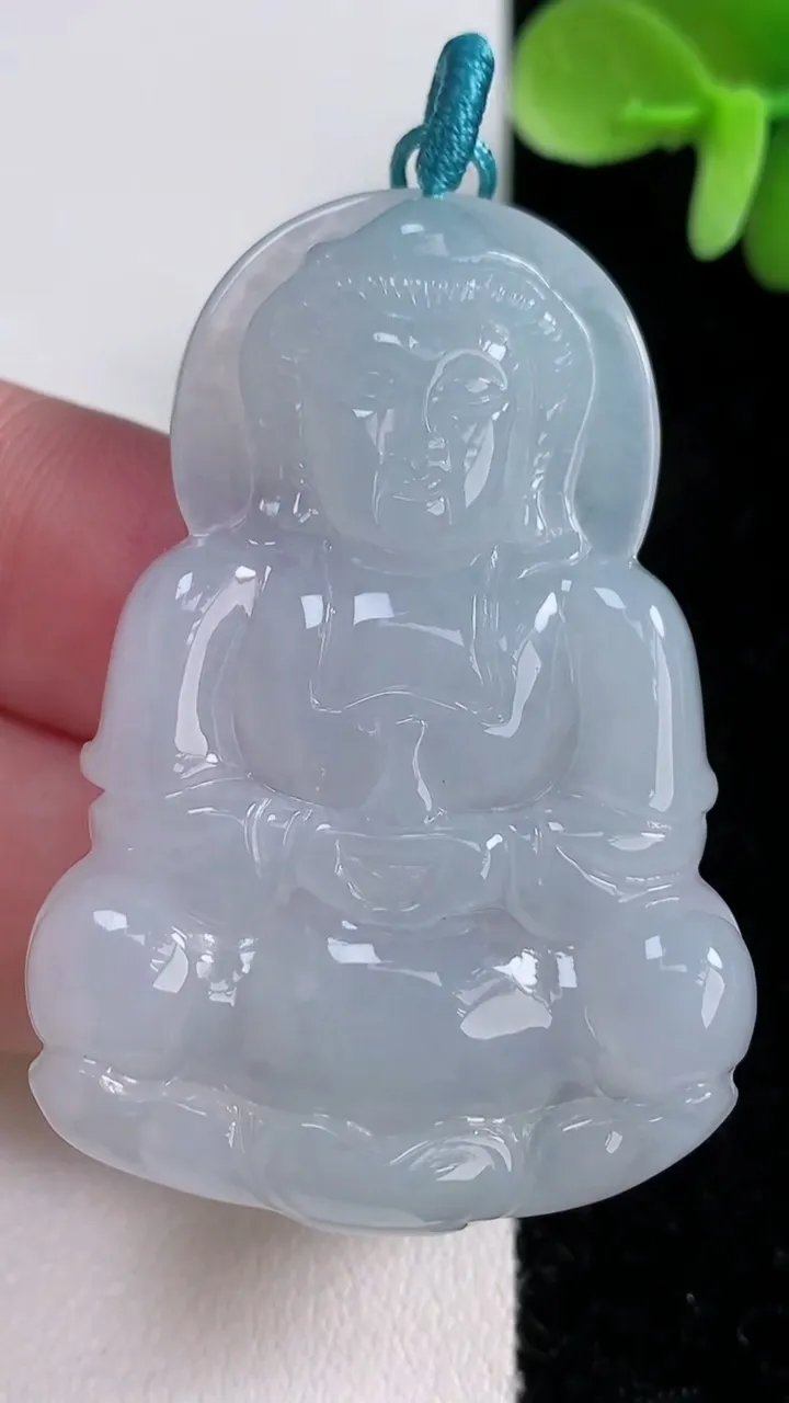 天然A货翡翠观音菩萨吊坠，尺寸49-33.8-5.5，重量:16.95g
12月13日
