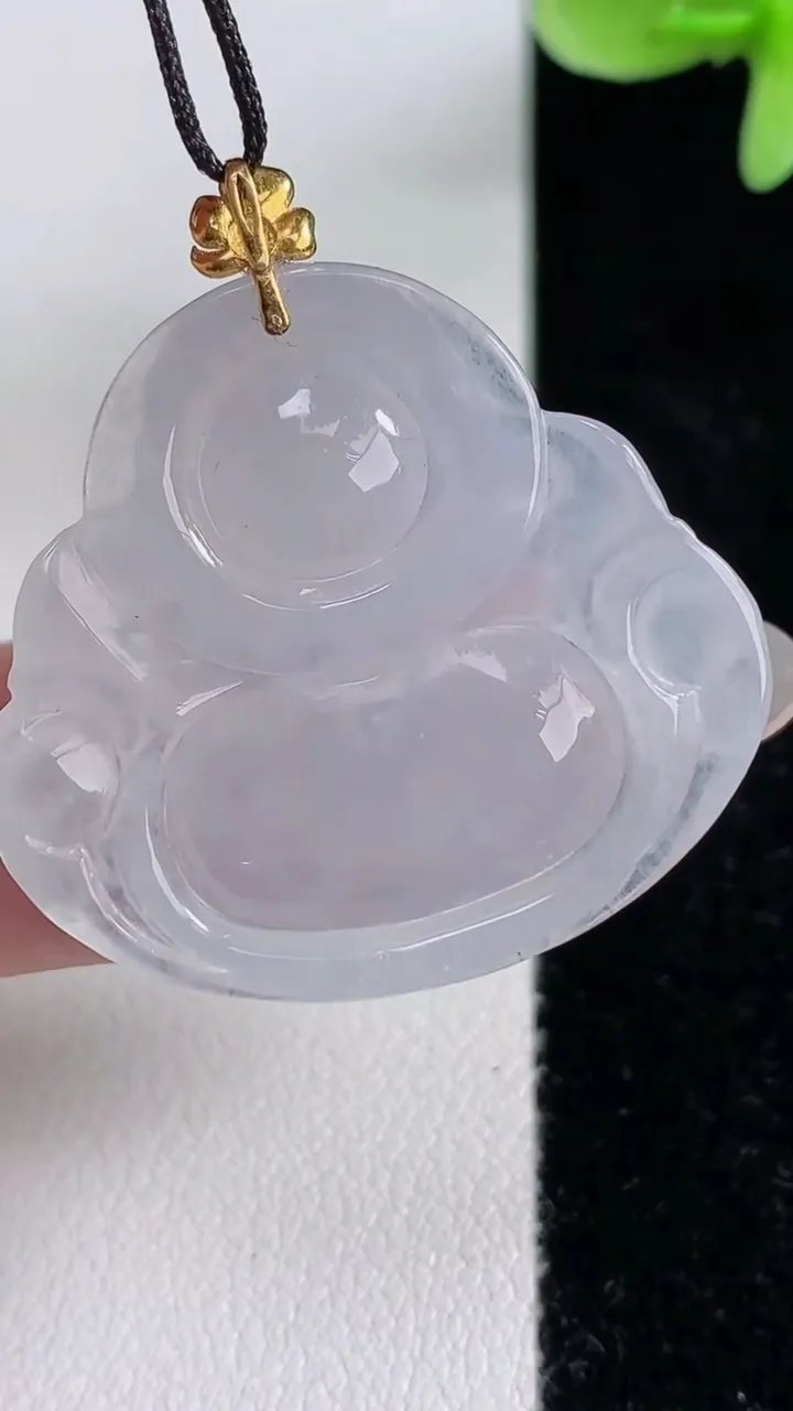 天然A货翡翠种白冰佛公吊坠，尺寸28.6-31.2-5，重量:7.45g
12月13日