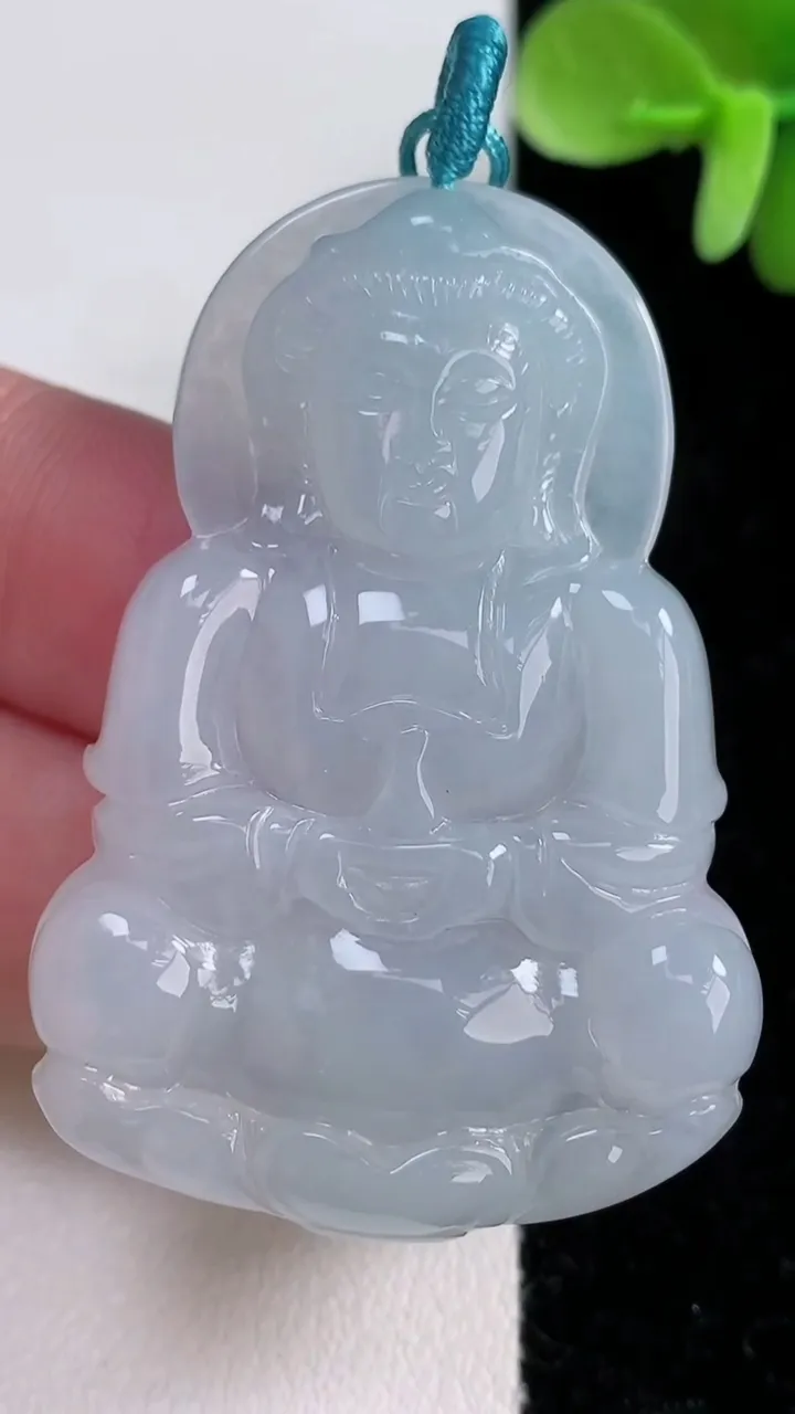 天然A货翡翠观音菩萨吊坠，尺寸49-33.8-5.5，重量:16.95g
12月13日