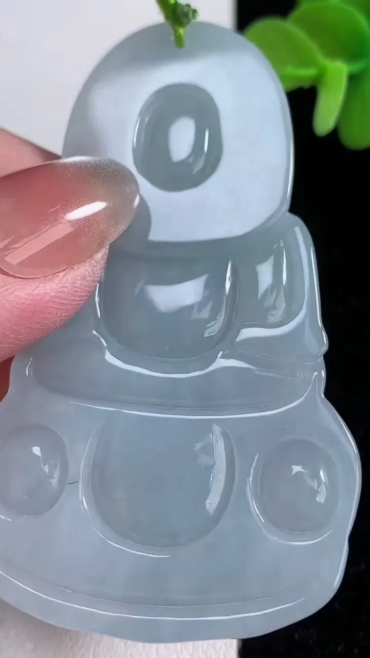 天然A货翡翠观音菩萨吊坠，尺寸68.4-39.8-6.8，重量:33.94g
12月13日