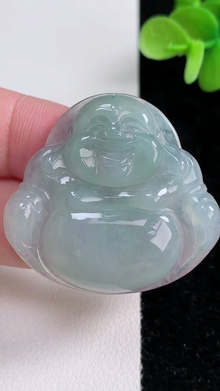 天然A货翡翠佛公吊坠，尺寸37-40-5，重量:12.01g
12月13日