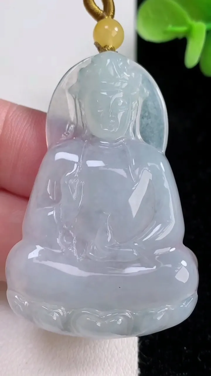 天然A货翡翠观音菩萨吊坠，尺寸51-34-4.8，重量:16.03g
12月13日
