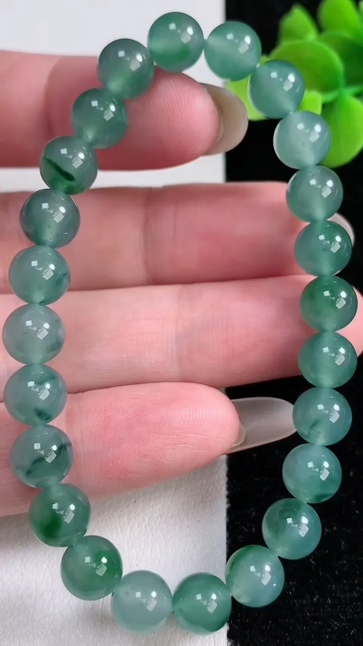 天然A货翡翠种蓝水圆珠手串，尺寸7.5-24颗，重量:20.17g12月13日
工厂直销收藏佳品,种