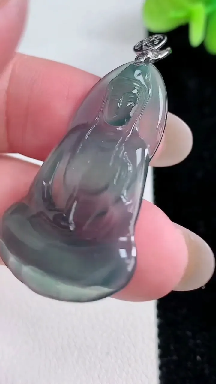 天然A货翡翠925银蓝水观音菩萨吊坠，尺寸46-24.5-6，重:4.02g
12月14日