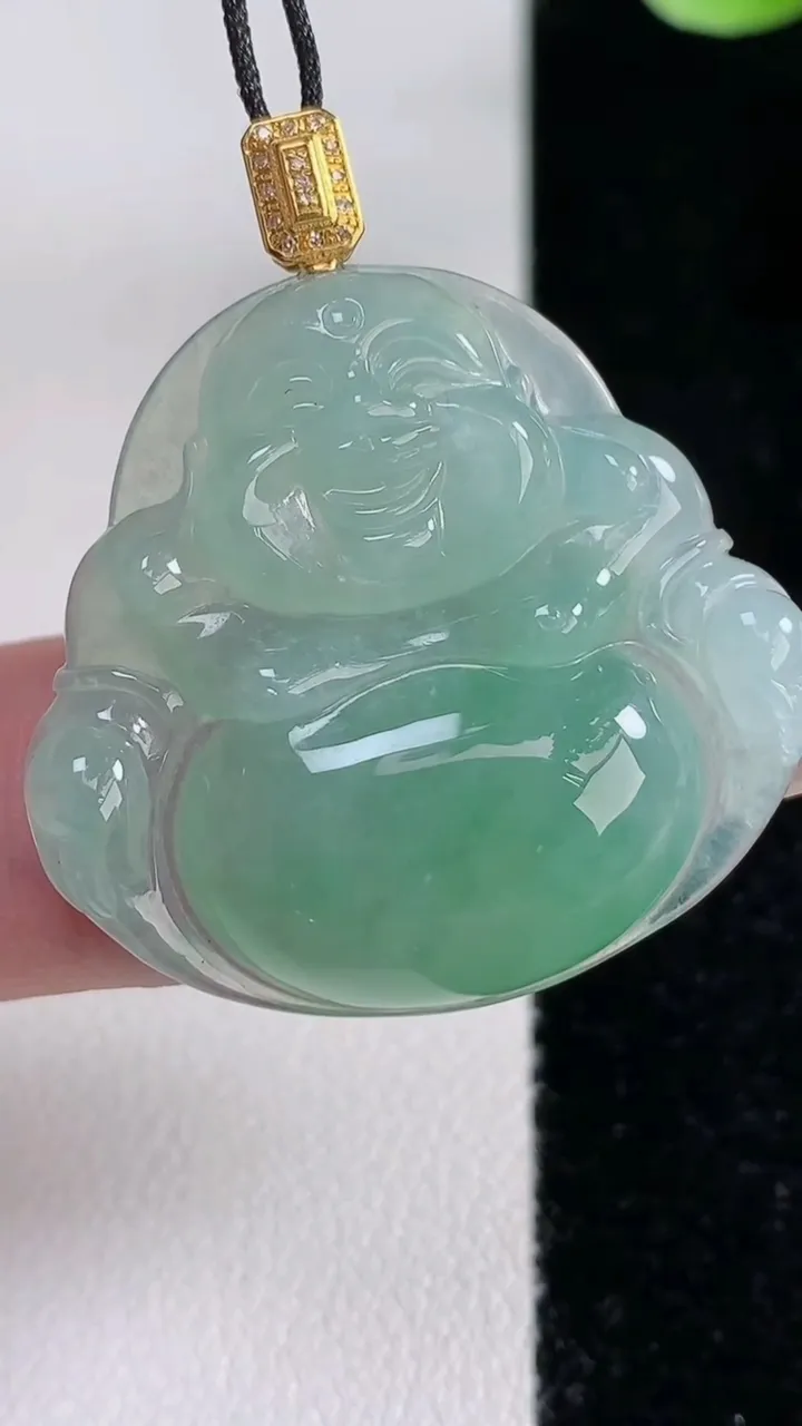 天然A货翡翠佛公吊坠，尺寸28.4-30-5.2，重量:7.81g
12月14日
