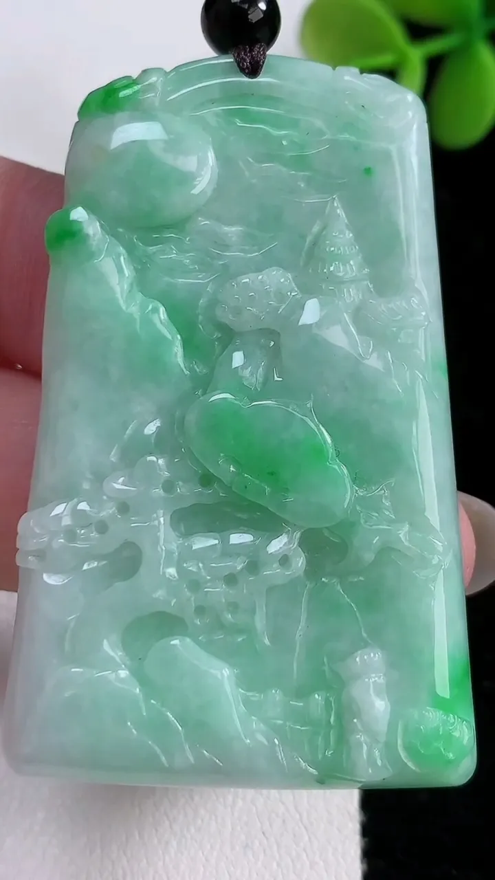 天然A货翡翠山水牌吊坠，尺寸55.8-35.5-5.8，重:25.04g
12月14日