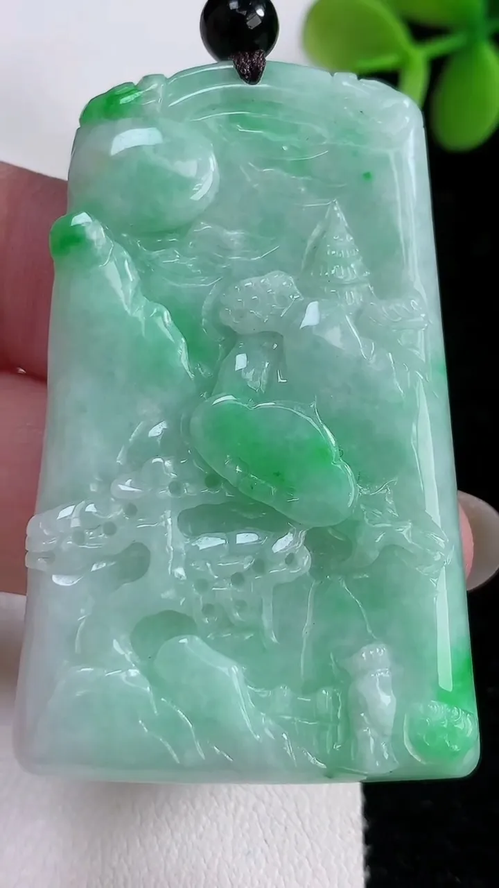 天然A货翡翠山水牌吊坠，尺寸55.8-35.5-5.8，重:25.04g
12月14日