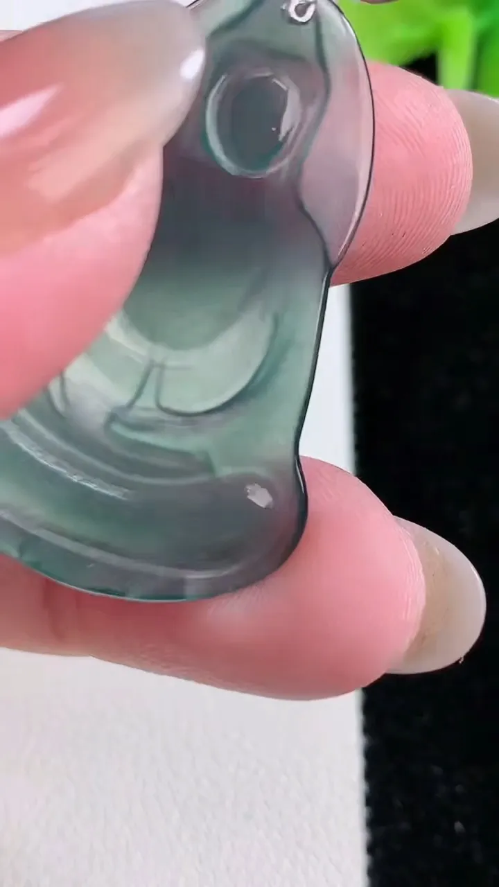 天然A货翡翠925银蓝水观音菩萨吊坠，尺寸46-24.5-6，重:4.02g
12月14日