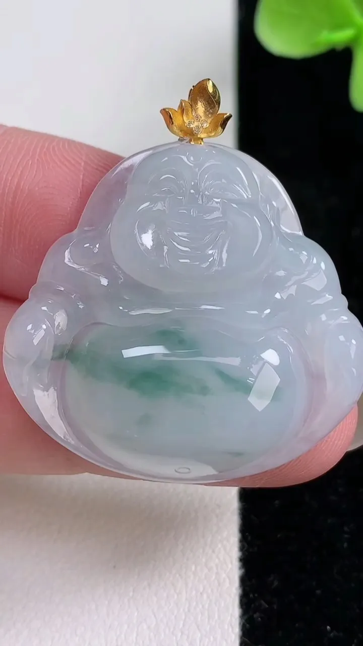 天然A货翡翠种飘花佛公吊坠，尺寸31.4-33.7-5.6，重量:9.62g
12月14日