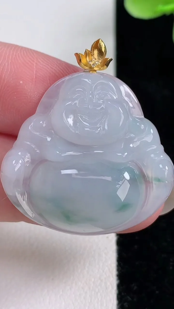 天然A货翡翠种飘花佛公吊坠，尺寸28.8-30.5-5.5，重量:7.99g
12月14日