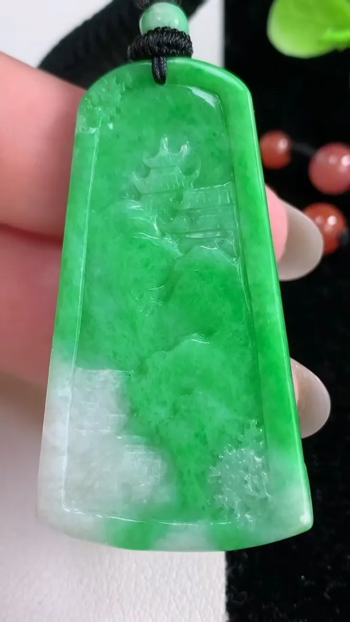 天然A货翡翠山水牌吊坠，尺寸51.2-28.8-4.7，重量:21.02g
12月14日