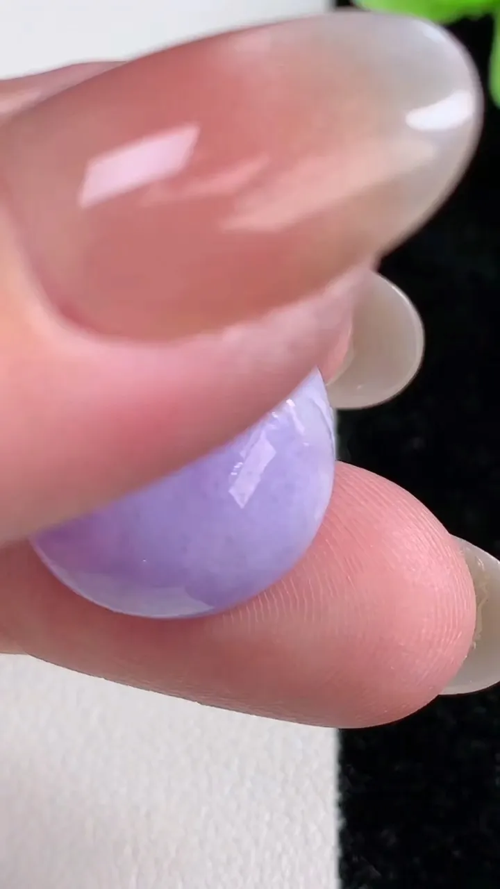 天然A货翡翠紫罗兰葫芦镶嵌件，尺寸27-18-9，重量:8.85g
12月14日