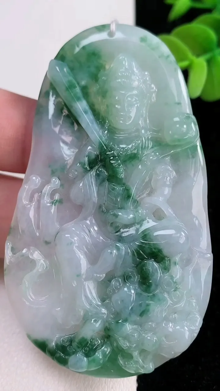 天然A货翡翠飘花文殊菩萨吊坠，尺寸72-41.8-5.3，重量:33.36g
12月14日