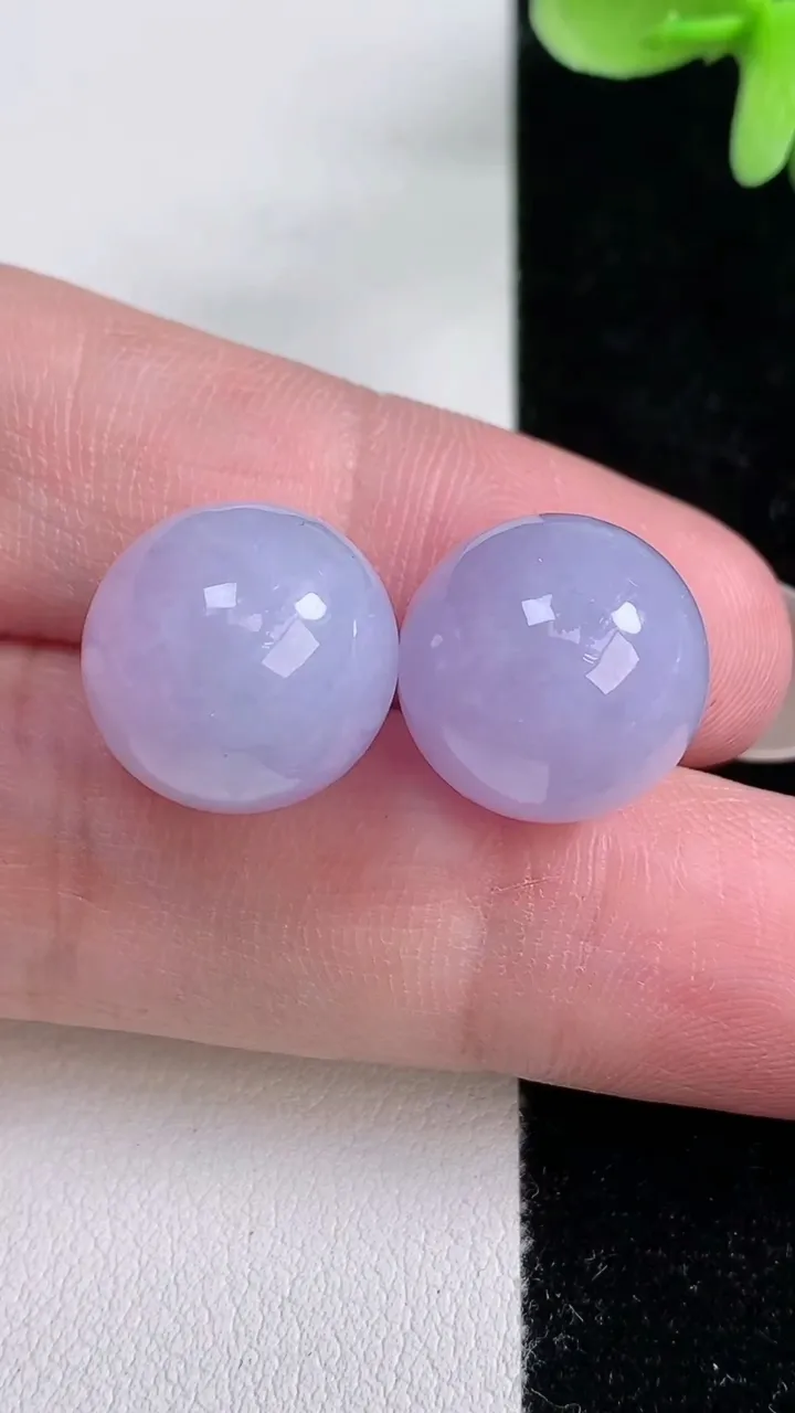 天然A货翡翠紫罗兰圆珠镶嵌件一对，尺寸14.3，重量:11.28g12月14日
工厂直销收藏佳品,种