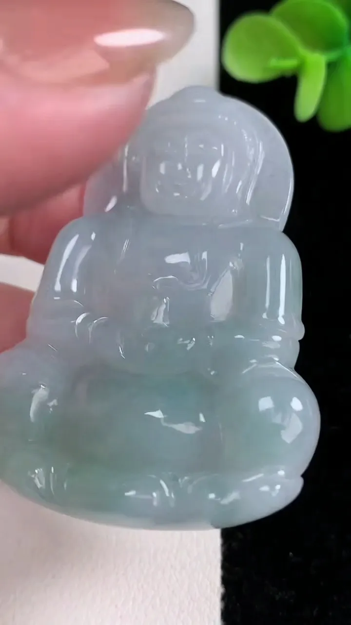 天然A货翡翠观音菩萨吊坠，尺寸54.8-38.4-5.8，重量:21.11g
12月14日