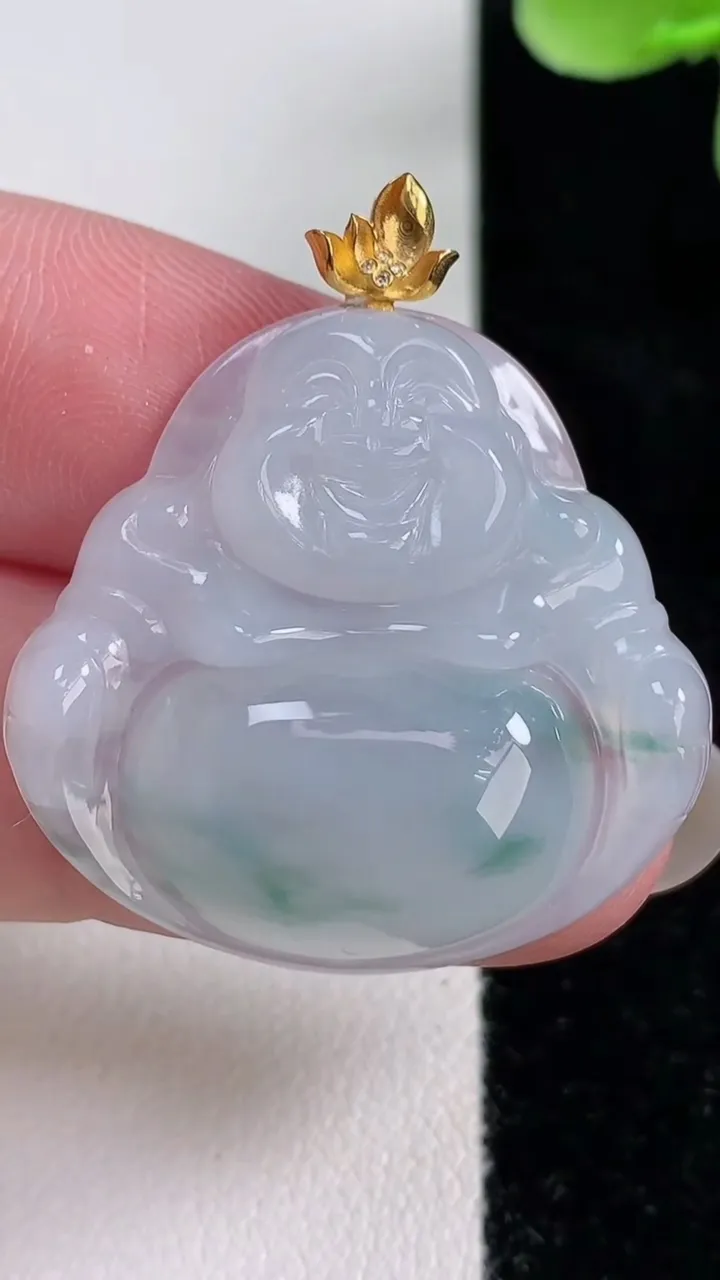 天然A货翡翠种飘花佛公吊坠，尺寸28.8-30.5-5.5，重量:7.99g
12月14日