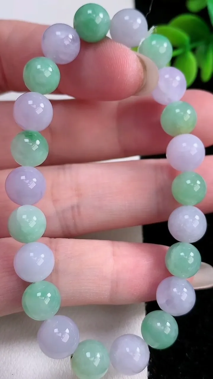 天然A货翡翠圆珠手串，尺寸8.8-22颗，重:24.93g12月14日
工厂直销收藏佳品,种好水足，色泽均匀，有种有色，上手高大气！