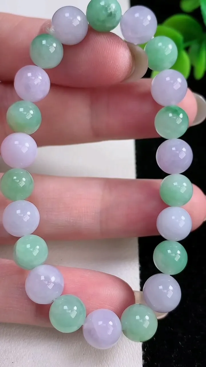 天然A货翡翠圆珠手串，尺寸8.8-22颗，重:24.93g12月14日
工厂直销收藏佳品,种好水足，