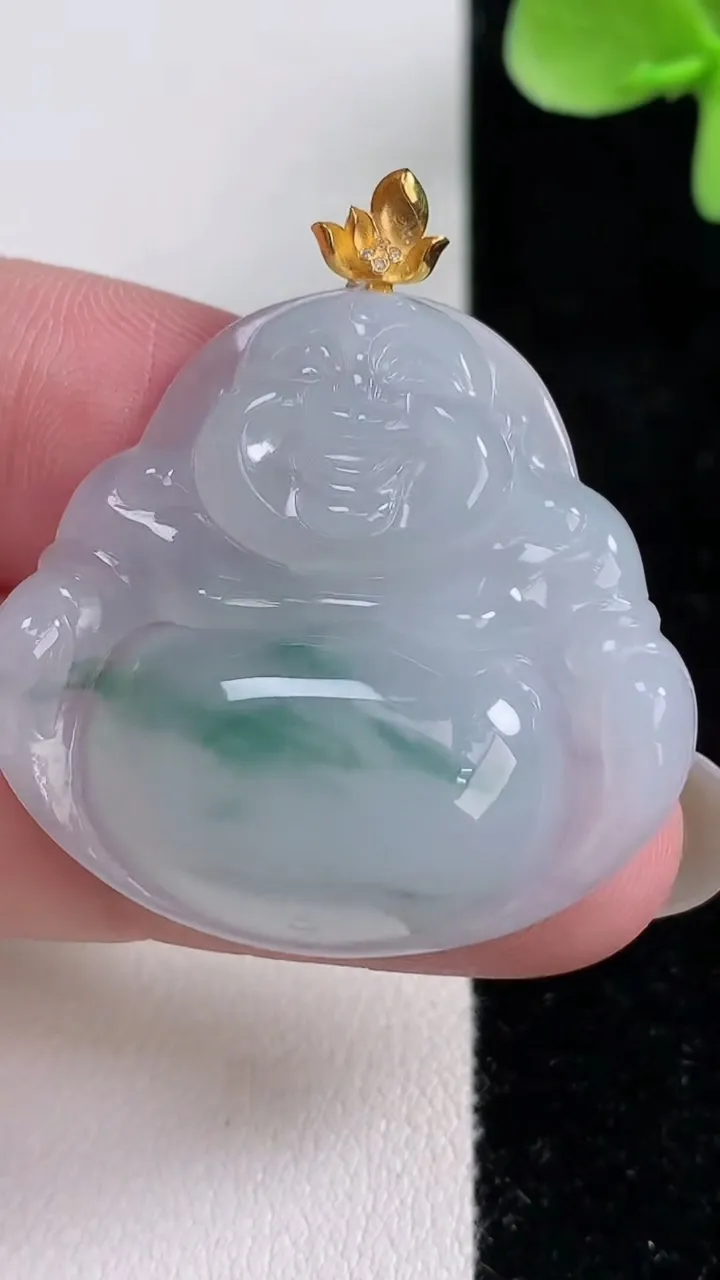 天然A货翡翠种飘花佛公吊坠，尺寸31.4-33.7-5.6，重量:9.62g
12月14日