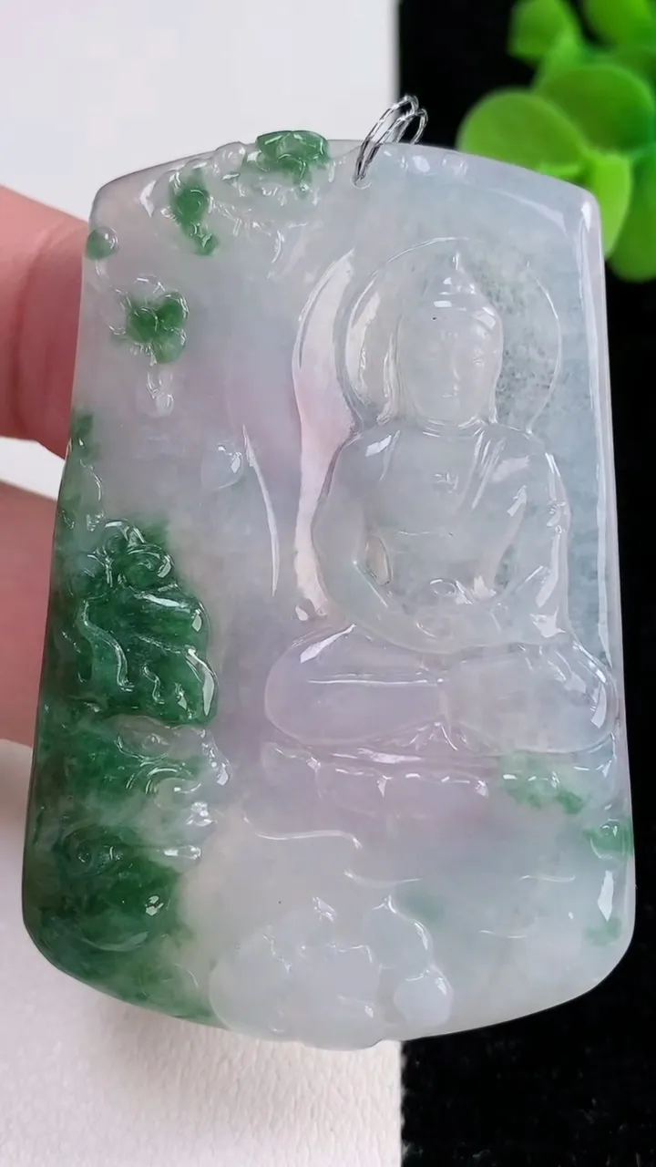 天然A货翡翠冰种飘花一念之间吊坠，尺寸60-41.2-4，重量:25.98g
12月14日