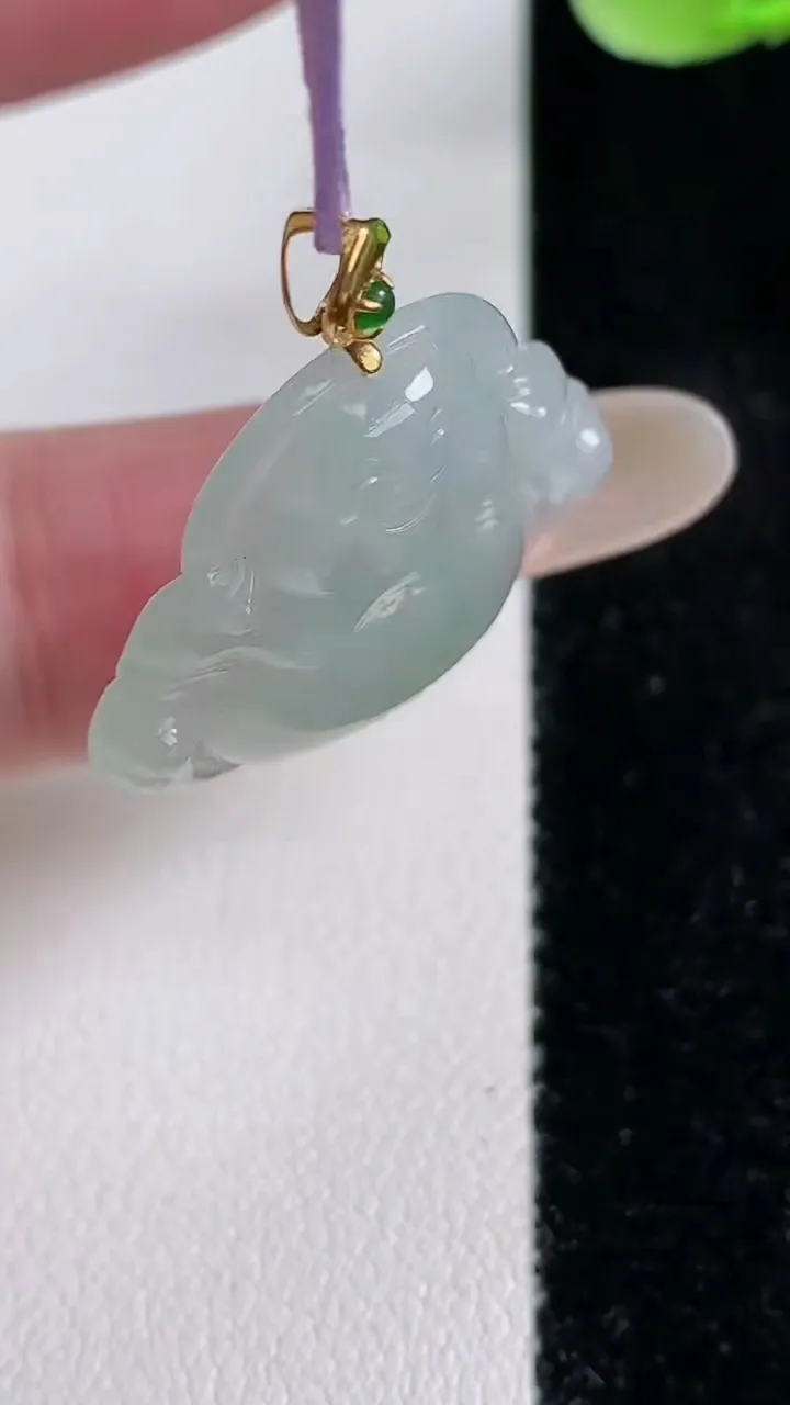 天然A货翡翠佛公吊坠，尺寸21.9-26-4.2，重量:4.12g
12月14日