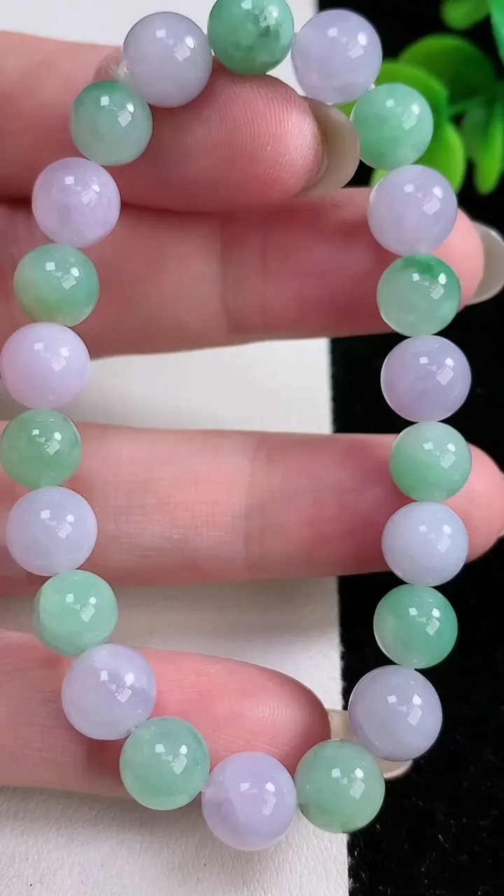 天然A货翡翠圆珠手串，尺寸8.8-22颗，重:24.93g12月14日
工厂直销收藏佳品,种好水足，