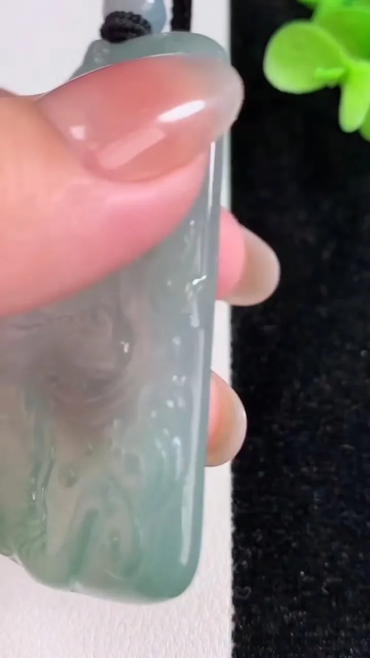 天然A货翡翠普贤菩萨吊坠，尺寸60-41.3-4.8，重量:34.13g
12月14日