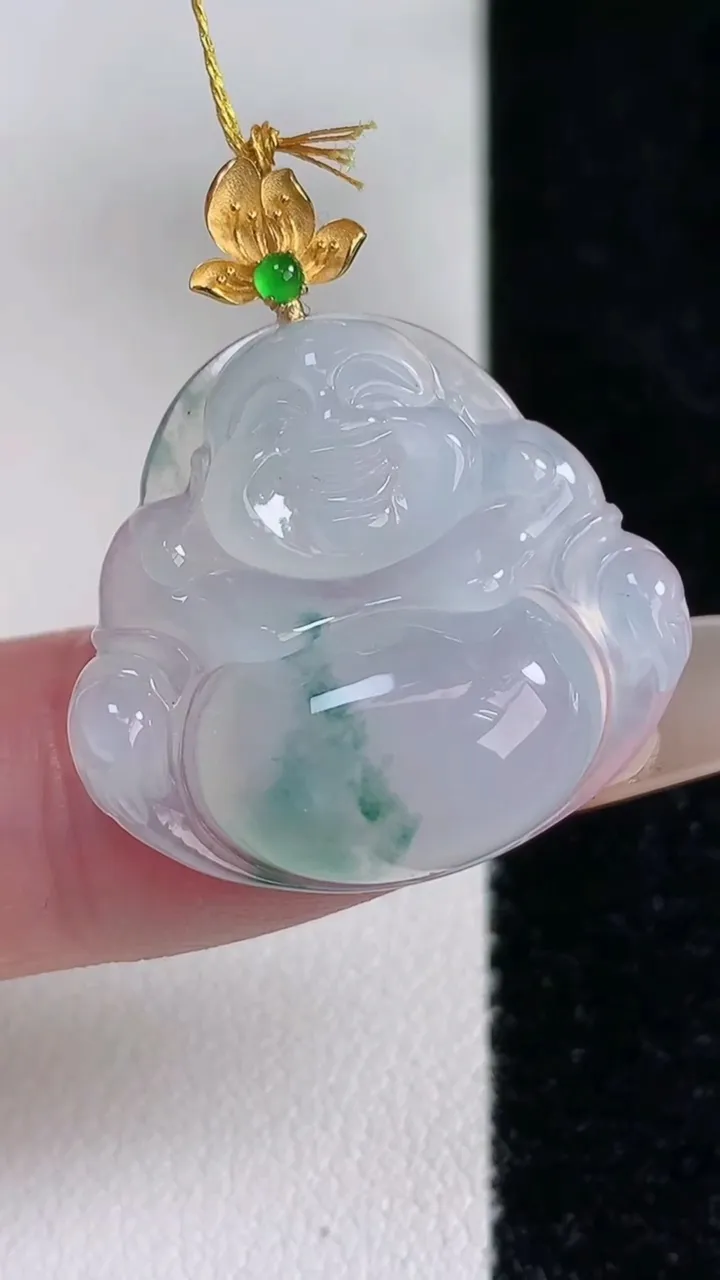 天然A货翡翠种飘花佛公吊坠，尺寸22.6-25-5.8，重量:5.28g
12月14日