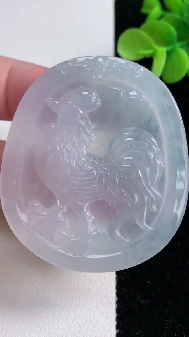 天然A货翡翠生肖鸡吊坠，尺寸53.4-46.5-3.3，重量:22.23g
12月14日