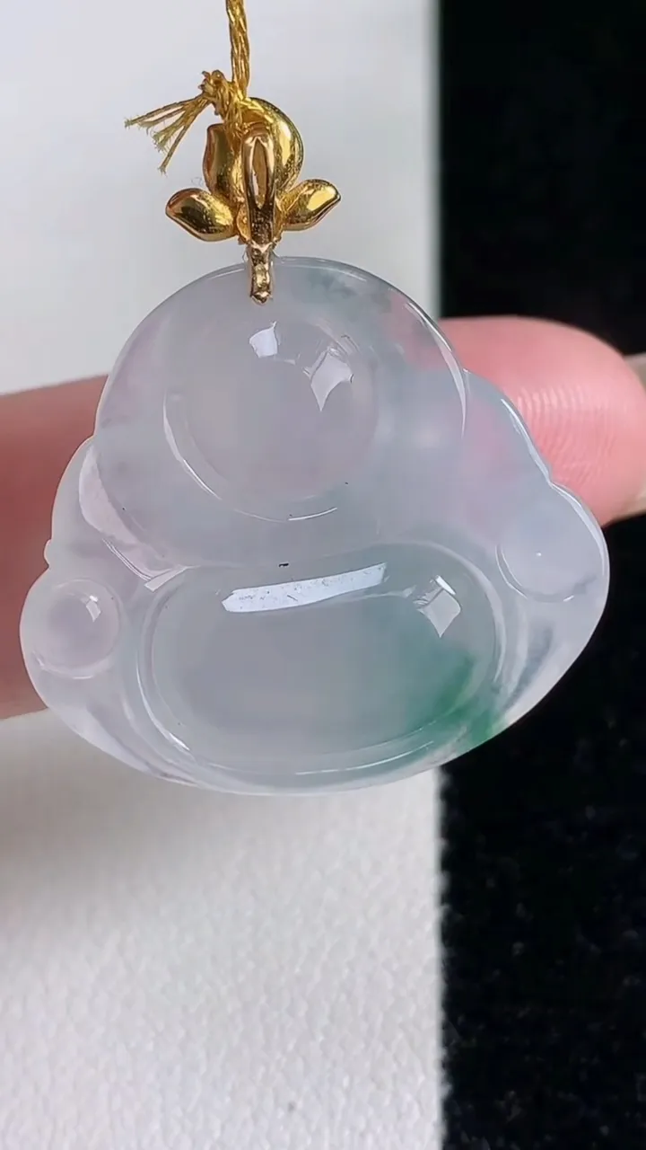 天然A货翡翠种飘花佛公吊坠，尺寸22.6-25-5.8，重量:5.28g
12月14日