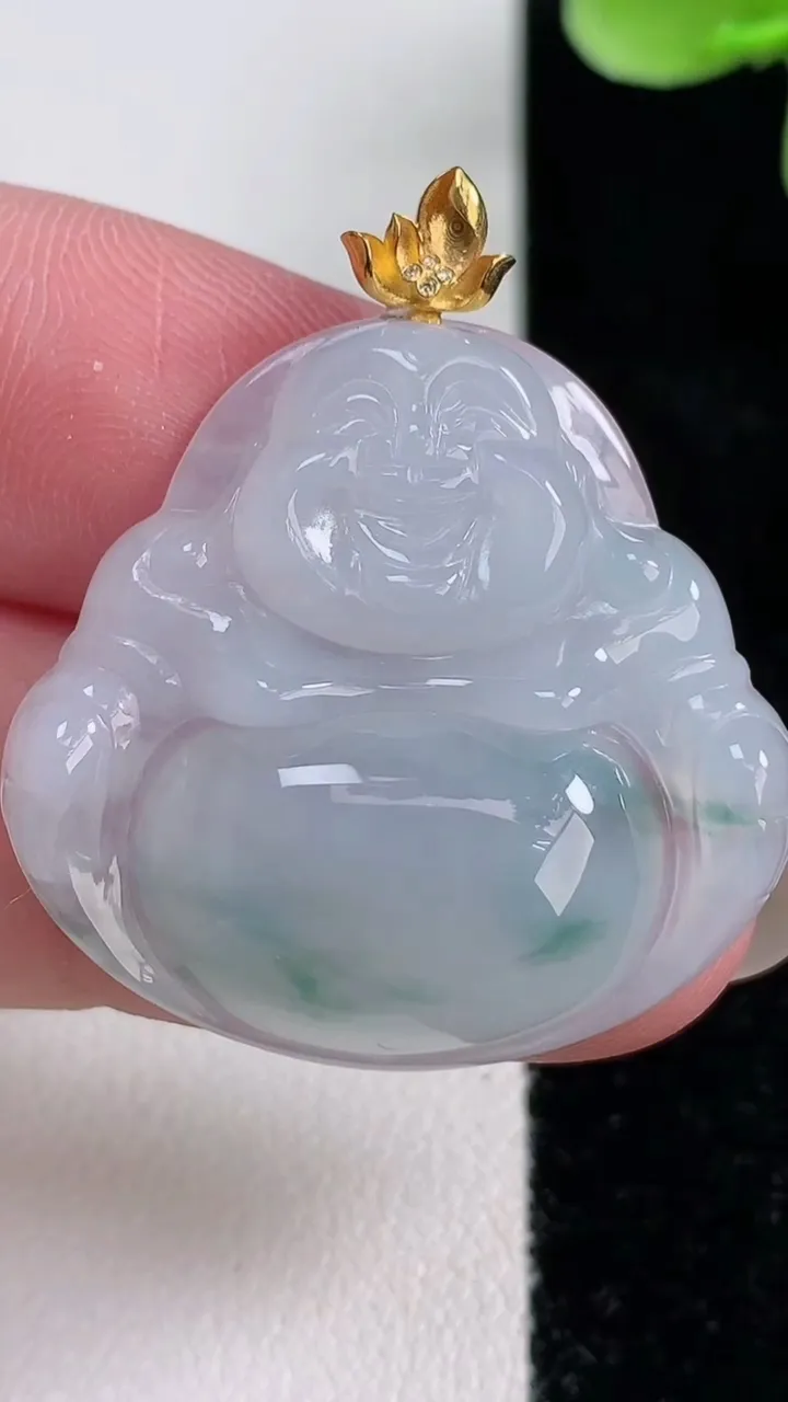 天然A货翡翠种飘花佛公吊坠，尺寸28.8-30.5-5.5，重量:7.99g
12月14日