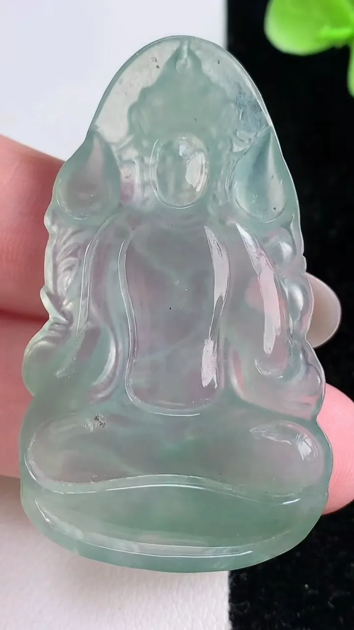 天然A货翡翠度母观音吊坠，尺寸53.2-31.7-4，重量:12.34g
12月14日