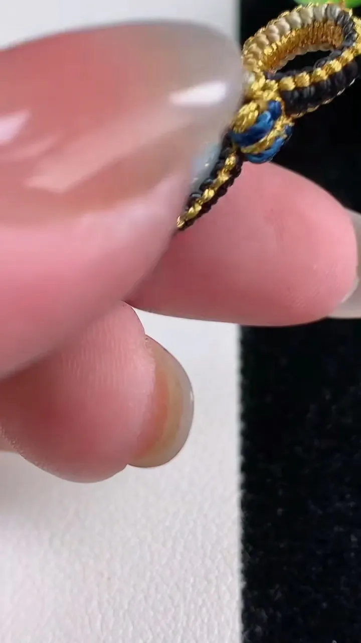 天然A货翡翠平安扣吊坠，尺寸28-5.2，重量:9.63g
12月14日