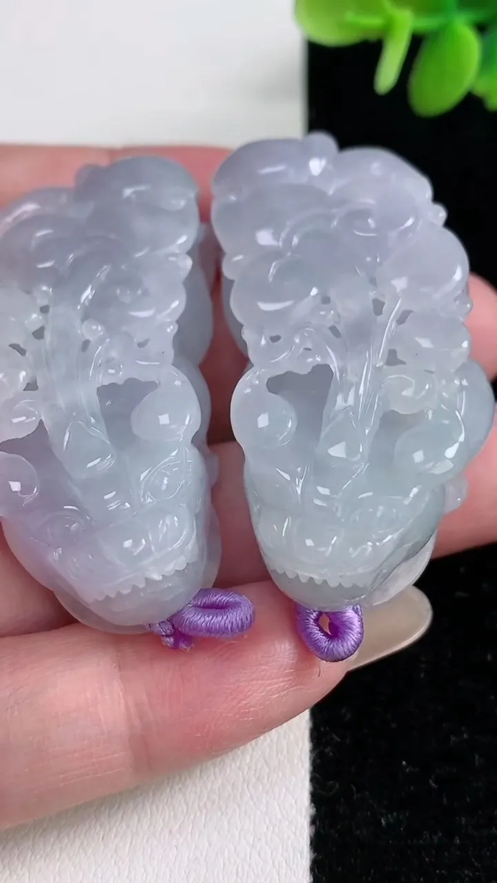 天然A货翡翠紫罗兰貔貅吊坠一对，尺寸50-23-15.2，重量:81.12g
12月14日