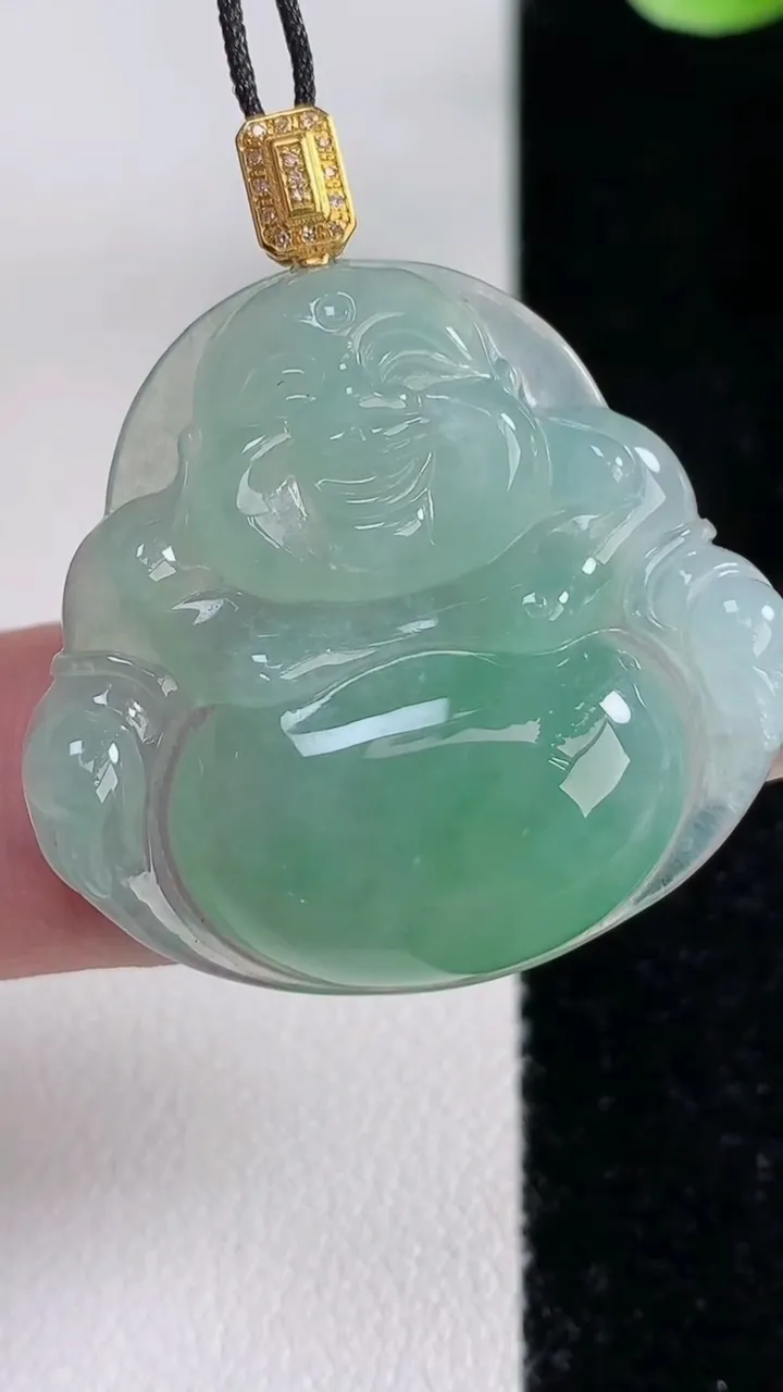 天然A货翡翠佛公吊坠，尺寸28.4-30-5.2，重量:7.81g
12月14日