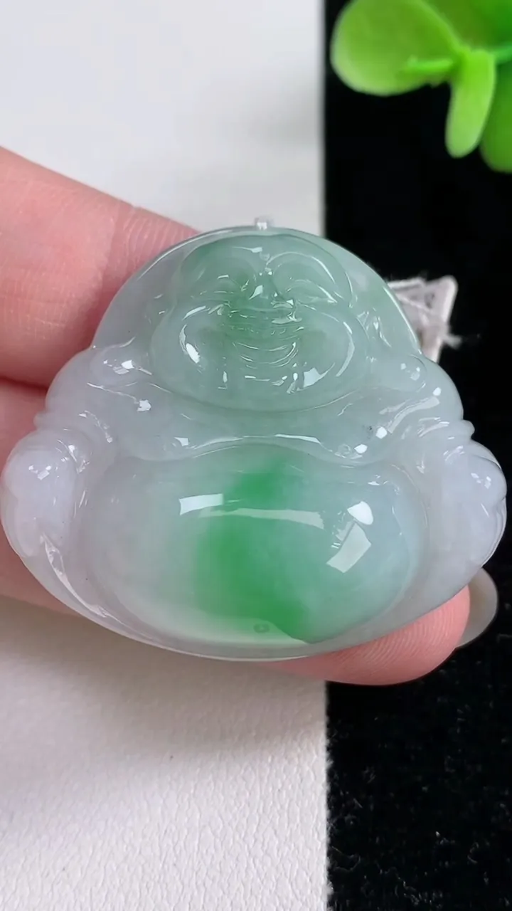 天然A货翡翠佛公吊坠，尺寸34.2-39.8-10，重量:22.03g
12月14日