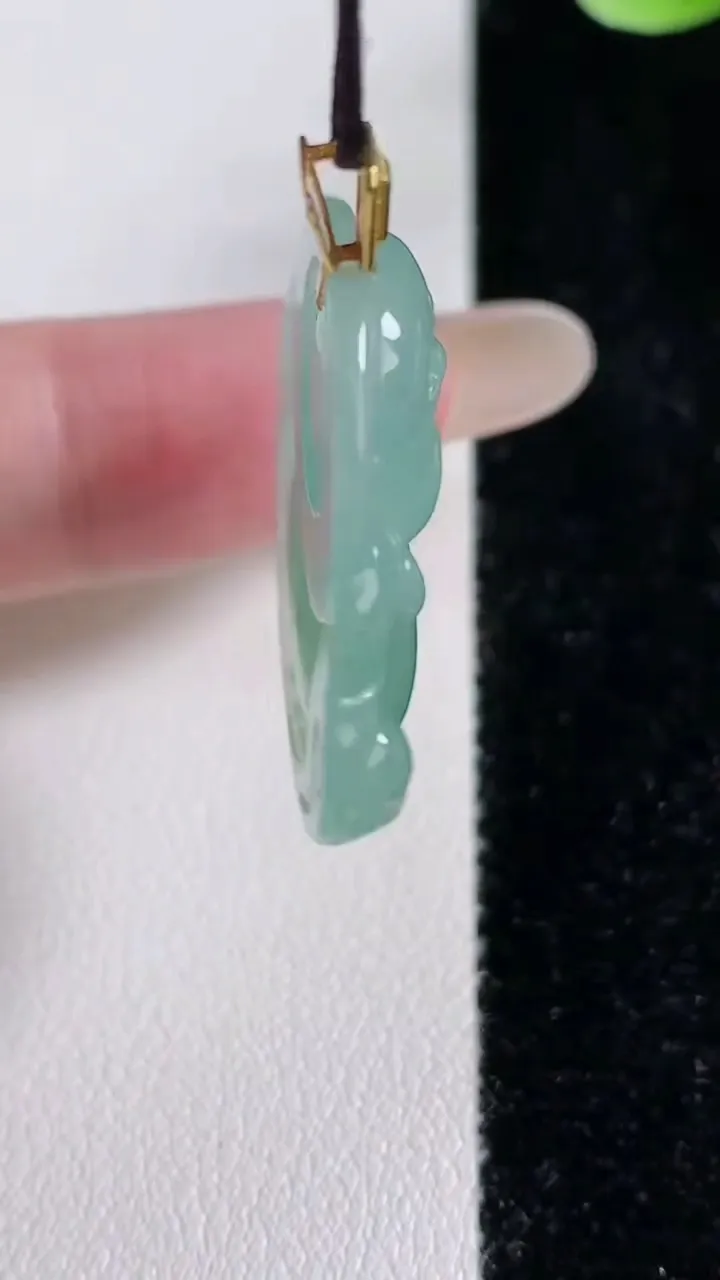 天然A货翡翠佛公吊坠，尺寸28.4-30-5.2，重量:7.81g
12月14日