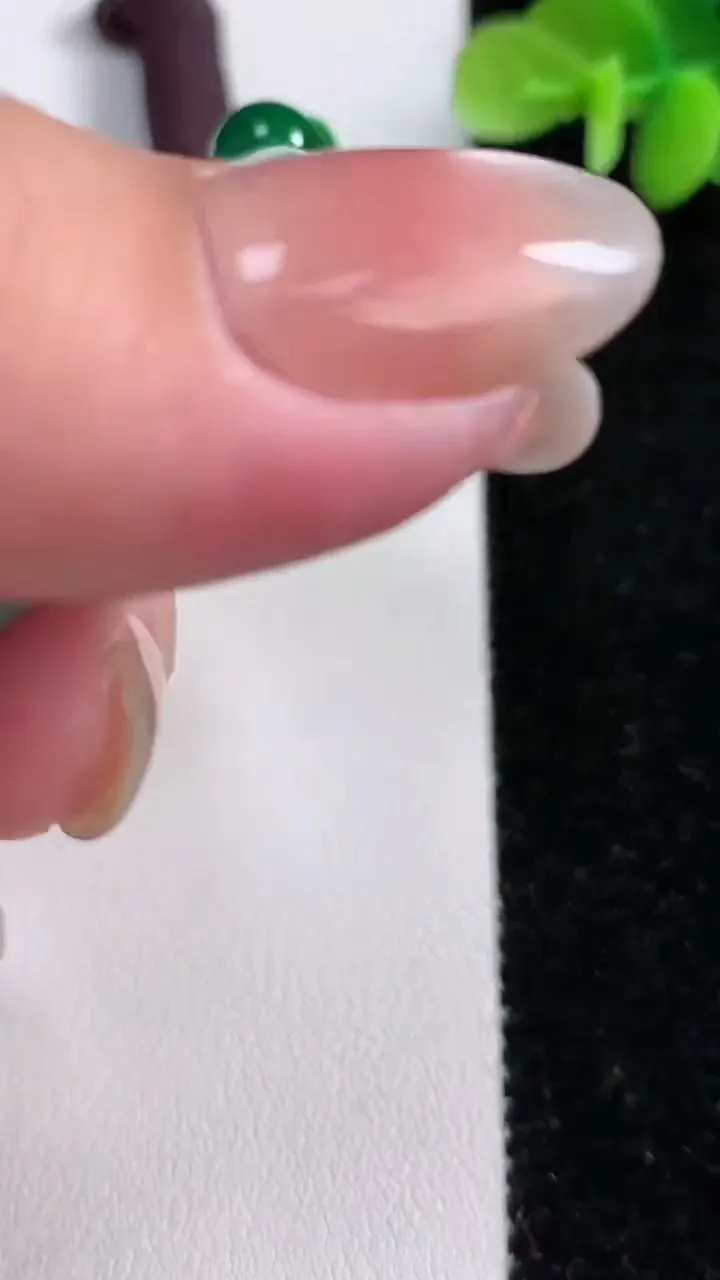 天然A货翡翠平安环吊坠，尺寸48.5-7.2，重:19.36g
12月14日