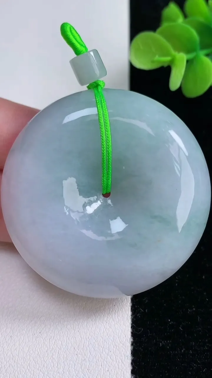 天然A货翡翠紫罗兰平安扣吊坠，尺寸49-11.8，重量:61.57g
12月14日