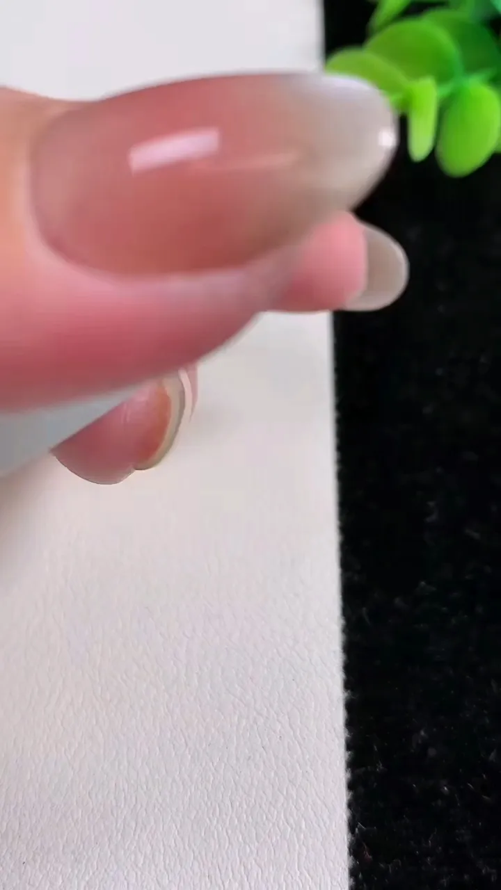 天然A货翡翠生肖猪吊坠，尺寸50.8-49.3-6，重:22.71g
12月14日