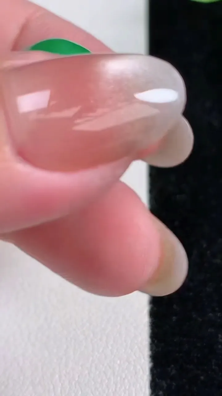 天然A货翡翠路路通吊坠，尺寸21.7-11，重量:13.29g
12月14日