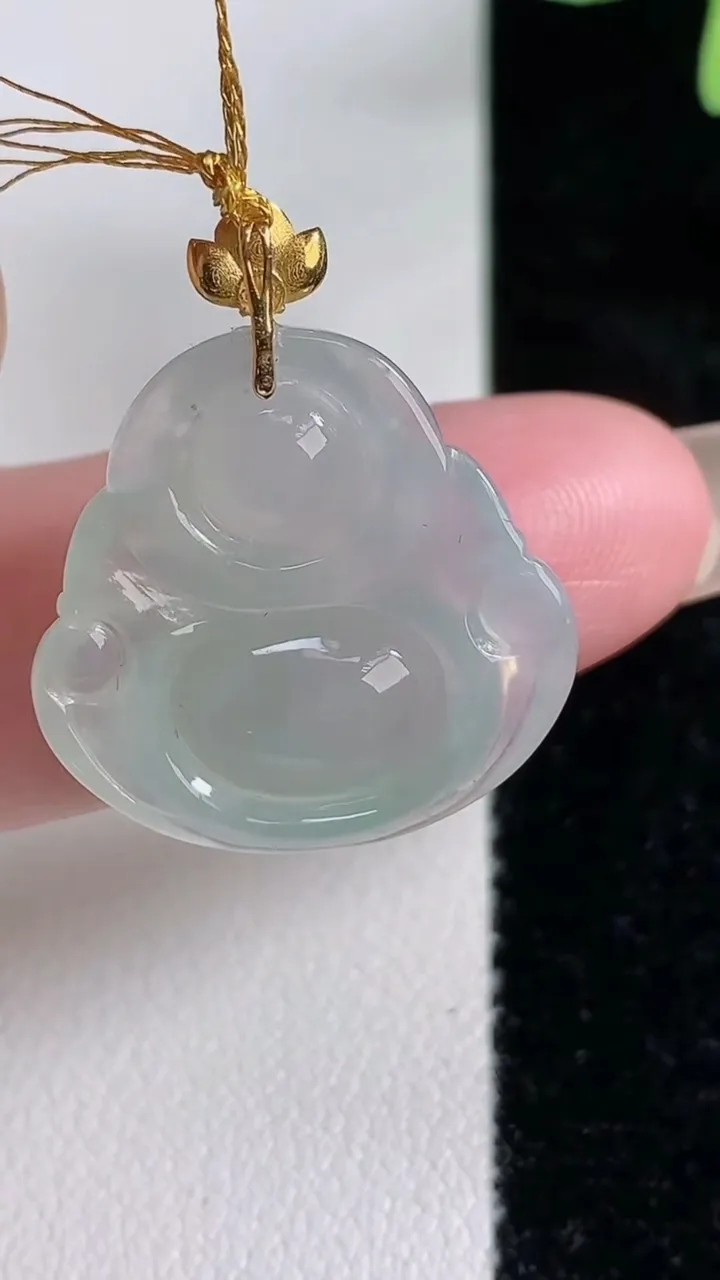 天然A货翡翠佛公吊坠，尺寸21-21.4-5.8，重量:4.01g
12月14日